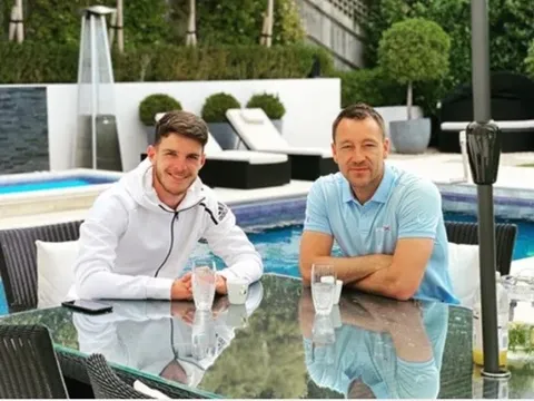 John Terry sắm vai “đặc vụ”, Chelsea tiến gần hơn đến bom tấn