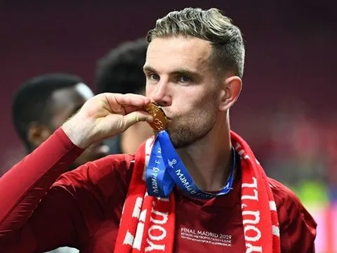 Luis Suarez: "Đó là người thầy tốt nhất của Jordan Henderson"