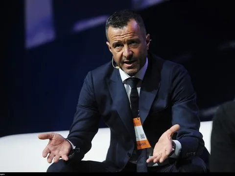 Jorge Mendes đến Carrington, Man Utd háo hức đón tân binh