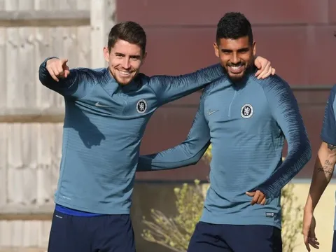 Ai sẽ lọt vào "Dream team" 5 người của vua chuyền bóng Chelsea?