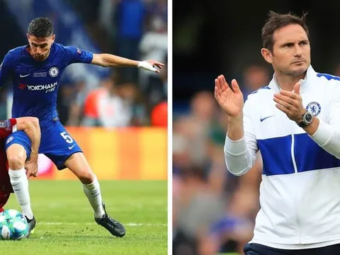 Chuyên gia khuyên Lampard nên sử dụng Jorginho trong vai trò tấn công