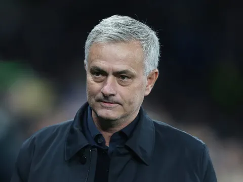 Jose Mourinho nóng lòng "nẫng tay trên" mục tiêu của M.U
