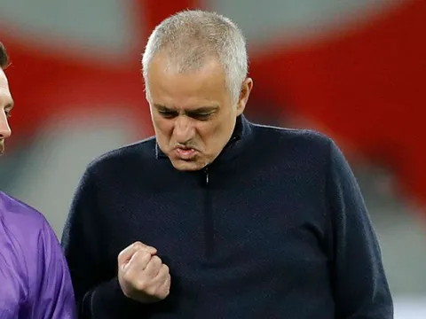 Được trao hẳn 135 triệu 'đi chợ hè', Mourinho hớn hở tậu 5 bom tấn