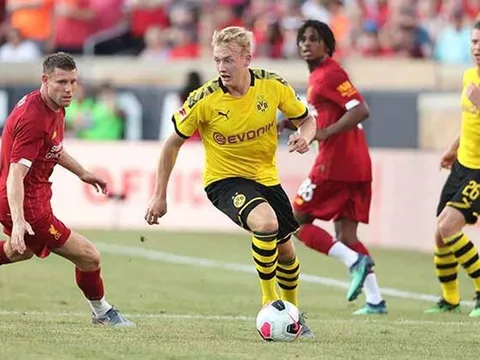 Julian Brandt đá tiền vệ trung tâm, tại sao không chứ Favre?