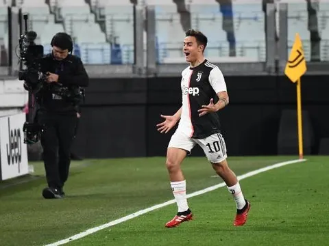 Juventus làm lu mờ virus corona trong một trận cầu kỳ lạ