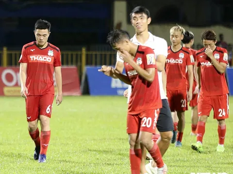 HAGL và con đường trụ hạng V-League: Phía trước là bão tố