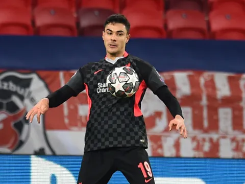 Schalke xác định thời điểm định đoạt tương lai Ozan Kabak