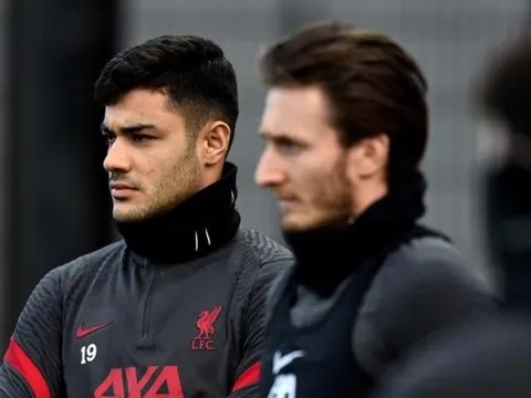 Tân binh Liverpool xỏ háng Alexander-Arnold, nhoẻn miệng cười trước đại chiến Man City