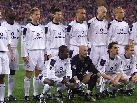 Karl Power - Cái tên trên trời rơi xuống đội hình Manchester United