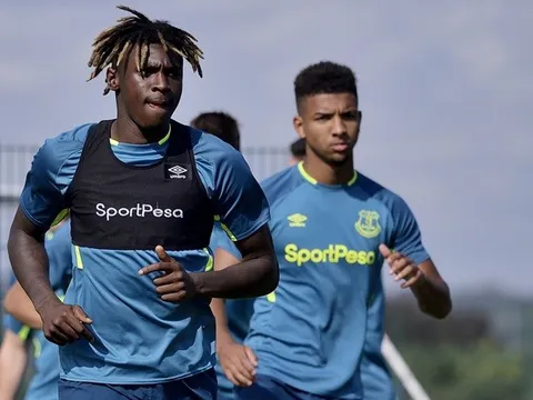 'Juventus giữ những tiền đạo già cỗi và bán một cầu thủ 19 tuổi'