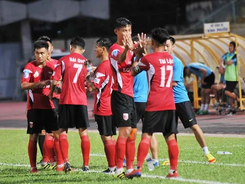 Khắc Vũ ghi bàn trước ngày lên tuyển, Long An thắng Bình Phước trên sân nhà