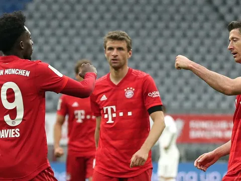 Khai "súng thần công", Bayern Munich vùi dập đối thủ không thương tiếc