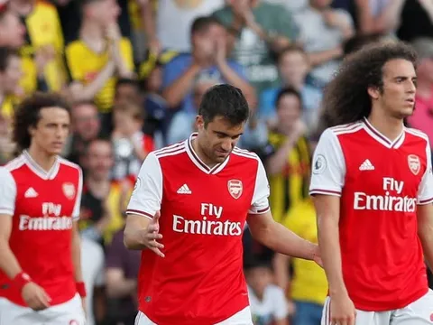 Khiến Arsenal mất điểm, "tội đồ" lên tiếng xin lỗi