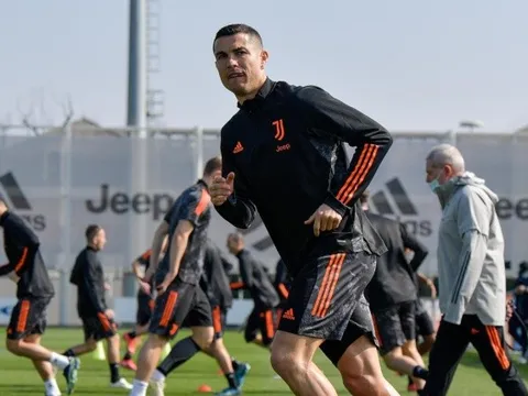 Khó khăn chồng chất, Ronaldo và đồng đội vẫn lộ hình ảnh khó tin