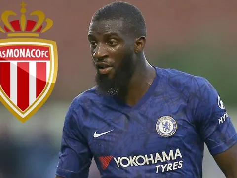 Khó tin nhưng "bom xịt" của Chelsea đang đắt hàng như "tôm tươi"