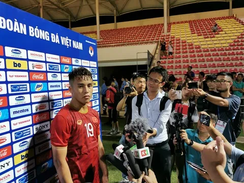 Khoác áo 19 của Quang Hải, Trọng Long hạnh phúc khi ghi bàn