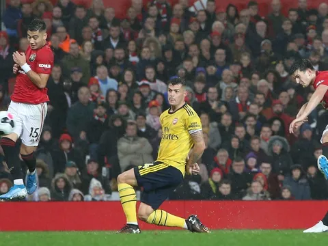 Khoảnh khắc Maguire hóa "hitman", hàng công Man Utd coi như đã chết