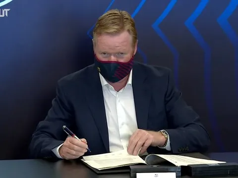 Khoảnh khắc Ronald Koeman đồng ý cứu vớt con tàu đắm Barca