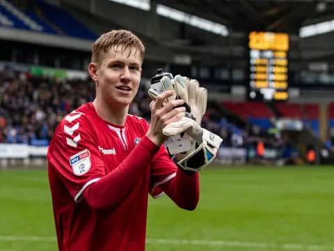 Không cầu thủ chuyên nghiệp, đội bóng Premier League một thời vẫn xuất sắc có điểm