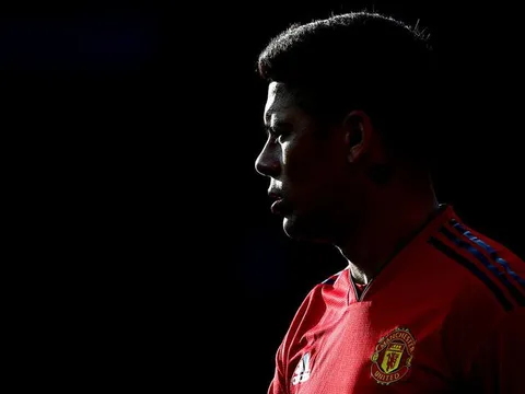 Không thể rời Man Utd, "người thừa" tức giận tột độ