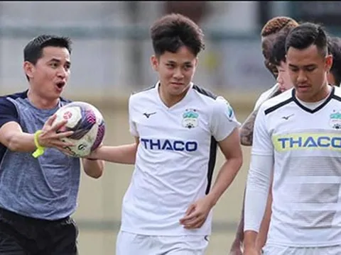 Kiatisak đọc vị 2 vấn đề của HAGL trong trận hòa DNH Nam Định