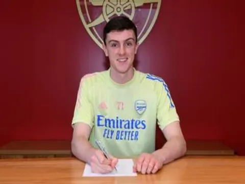 XONG! Arsenal ký hợp đồng với trung vệ tiềm năng