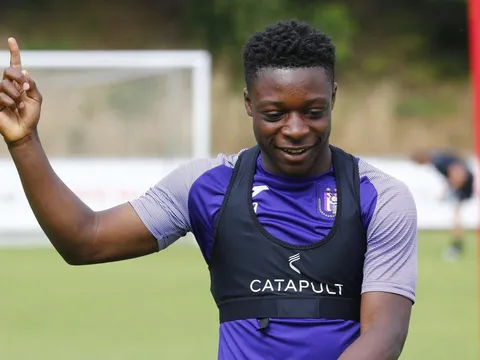 Mặc kệ Klopp và Gerrard, "truyền nhân Mane" từ chối gia nhập Liverpool