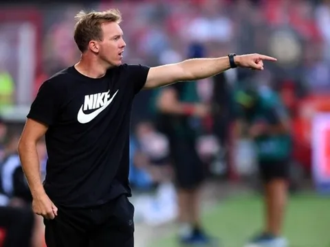 "Klopp mất 3 năm để có danh hiệu ở Dortmund, Liverpool nên tôi cũng mong thế"