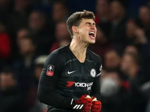 Nhìn Kepa bùng cháy với 'Triple Save', Klopp thẫn thờ làm 1 điều ngoài đường biên