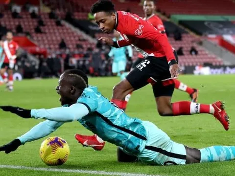 Klopp: "Trong 2 năm, Man Utd hưởng penalty nhiều hơn 5 năm rưỡi của tôi"