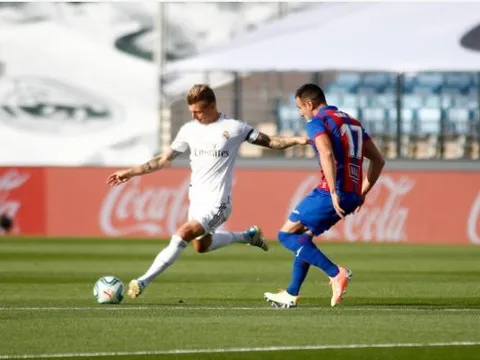 Kroos vẽ đường cong tuyệt diệu, Real hâm nóng cuộc đua La Liga