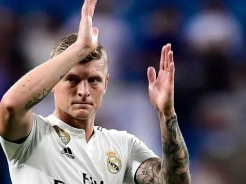Kroos vừa đau đớn vừa cay đắng, chỉ ra HLV Real không đáng bị sa thải