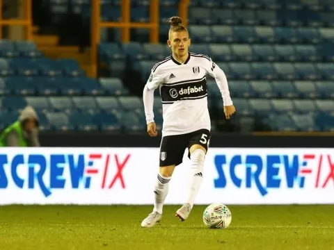 Kỷ lục gia Premier League được "đặc cách" tại Liverpool