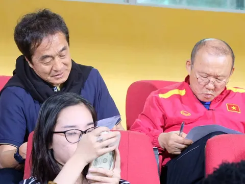 Chuẩn bị cho trận gặp Indonesia, thầy Park quyết định vào vai "do thám"