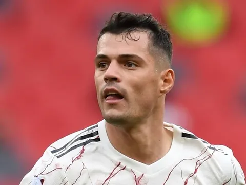 Lacazette: "Tôi tưởng chúng ta là bạn"