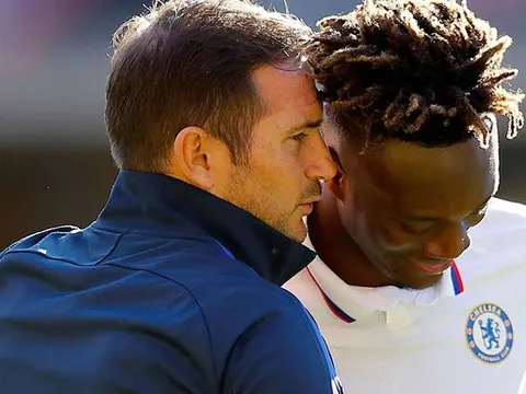 Lampard: "Abraham cảm thấy có trách nhiệm với chiếc áo anh ấy mặc"