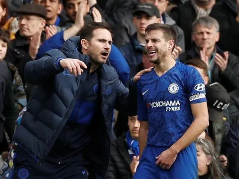 Lampard điên tiết: "Lại là VAR. Không có thẻ đỏ cho gã đồ tể"