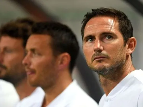 Lampard giải quyết thế nào trước bài toán trung vệ cho mùa giải mới?