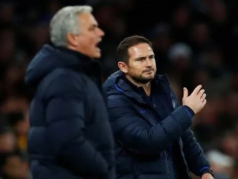 Lampard trải lòng khi được khen hay hơn Mourinho