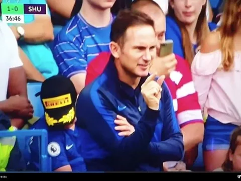 Lampard phản ứng ra sao sau pha hỏng ăn mười mươi của Kovacic?