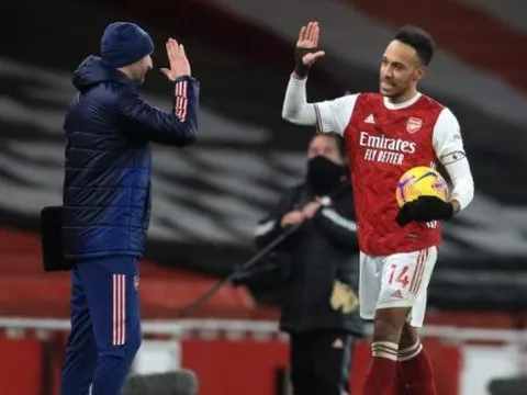 Lập hat-trick, Pierre-Emerick Aubameyang có 7 thống kê tuyệt vời