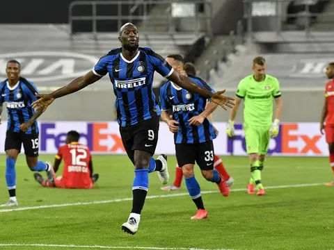 Lập siêu phẩm, Lukaku phá kỷ lục của huyền thoại Ngoại hạng Anh