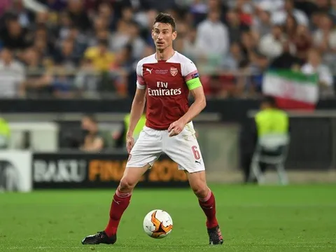 Laurent Koscielny rời Arsenal: Tạm biệt thế hệ của những "số 4 tấn công"