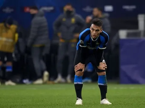 'Tiền bối' Martinez lên tiếng, Chelsea cùng Barca run rẩy chờ thời cơ