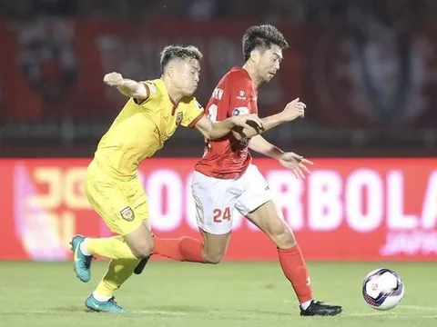 Bầu Đức khen ngợi, Lee Nguyễn lập tức đáp lễ
