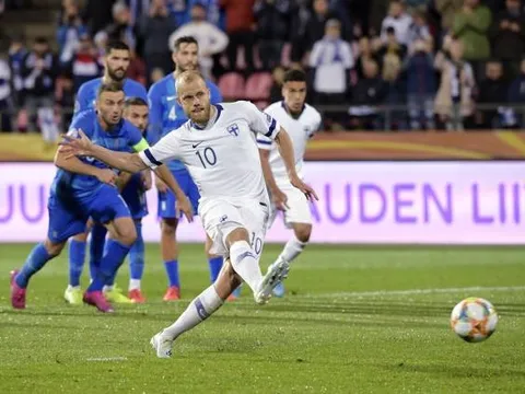 Lên tuyển, "Cầu thủ Premier League Tháng Tám' tiếp tục nổ súng