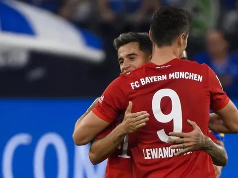 Lewandowski có hat-trick siêu phàm khiến Coutinho phục sát đất