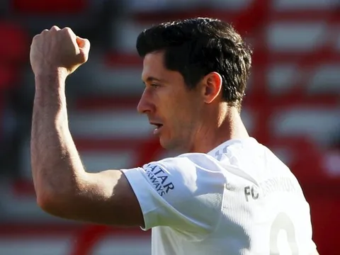 Lewandowski lập cột mốc khủng, Bayern Munich thắng trận thứ 6 liên tiếp