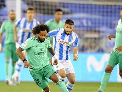 Lĩnh thẻ, máy quét Real "ngồi chơi xơi nước" ở vòng đấu tới