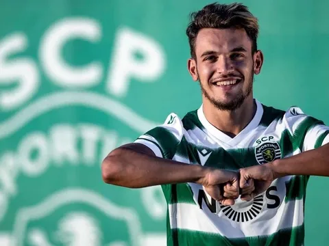 Liverpool cạnh tranh với Manchester United cho mục tiêu mới